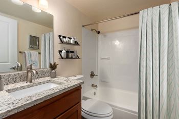 Tub/shower combination